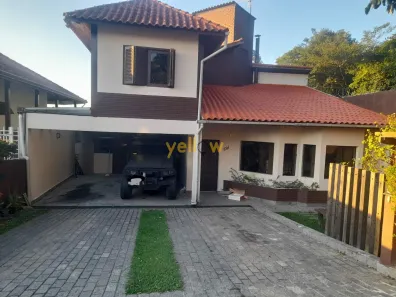 Casa de Condomínio com 3 Quartos para venda ou aluguel, 375m² no Arujá Country Club, Itaquaquecetuba