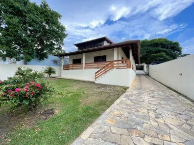 Casa com 5 Quartos para alugar, 406m² no Centro, Quatro Barras