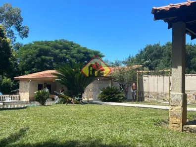 Fazenda / Sítio / Chácara com 4 Quartos à venda, 250m² no Vila Caetano, Taubaté