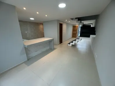 Sobrado com 3 Quartos à venda, 140m² no Jardim Belvedere, Volta Redonda