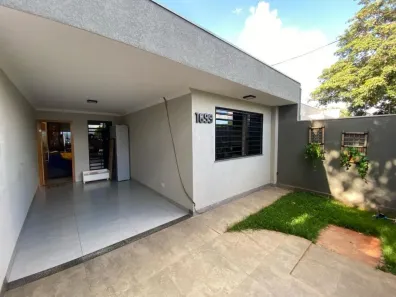 Casa com 2 Quartos para alugar, 110m² no Jardim Universo, Maringá