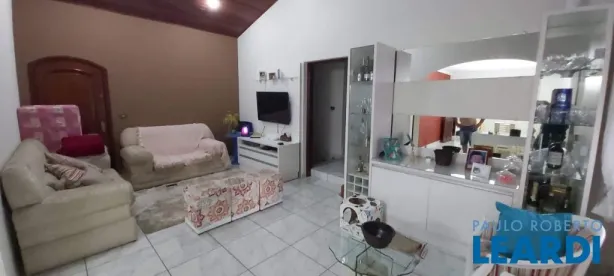 Sobrado com 3 Quartos à venda, 280m² no Vila Pasti, Louveira