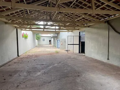 Loja / Salão / Ponto Comercial à venda, 700m² no Vila Cidade Industrial (Vila Xavier), Araraquara