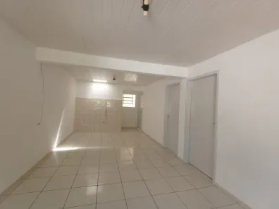 Casa com 2 Quartos para alugar, 52m² no Água Verde, Curitiba
