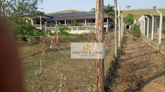 Fazenda / Sítio / Chácara com 4 Quartos à venda, 580m² no Chácara Marambaia, Caçapava