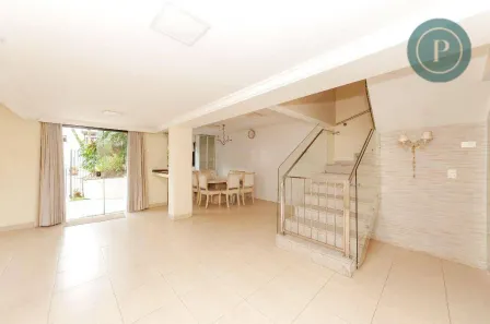 Casa de Condomínio com 4 Quartos para alugar, 280m² no Santa Cândida, Curitiba