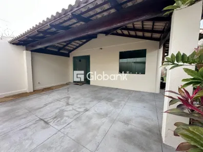 Casa com 4 Quartos para alugar, 150m² no Canelas, Montes Claros