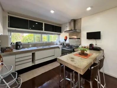 Casa de Condomínio com 4 Quartos à venda, 221m² no Chácara dos Lagos, Carapicuíba