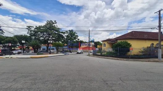 Casa com 7 Quartos à venda, 550m² no Centro, Florestal