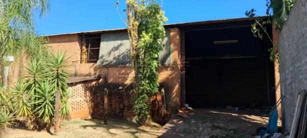 Loja / Salão / Ponto Comercial para alugar, 385m² no Vila Sedenho, Araraquara