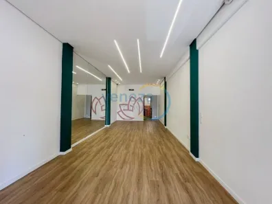 Galpão / Depósito / Armazém para alugar, 52m² no Centro, Londrina