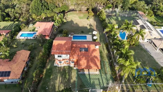 Fazenda / Sítio / Chácara com 4 Quartos à venda, 2700m² no , Mairinque