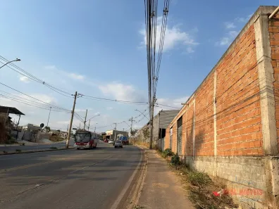 Galpão / Depósito / Armazém para venda ou aluguel, 1300m² no Vila Íris, Santa Luzia