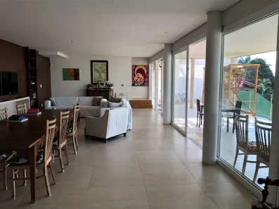 Casa de Condomínio com 4 Quartos para alugar, 550m² no Nova Fazendinha, Carapicuíba