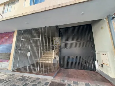 Apartamento com 2 Quartos para alugar, 54m² no Centro, Curitiba
