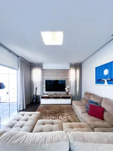 Sobrado com 3 Quartos à venda, 242m² no Parque dos Buritis, Rio Verde
