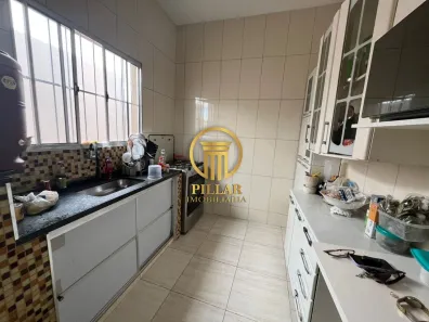 Casa com 4 Quartos para alugar, 147m² no Centro, Montes Claros