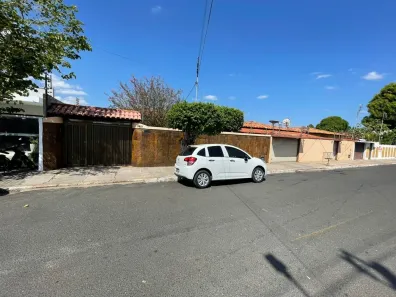 Casa com 4 Quartos à venda, 170m² no Jóquei, Teresina