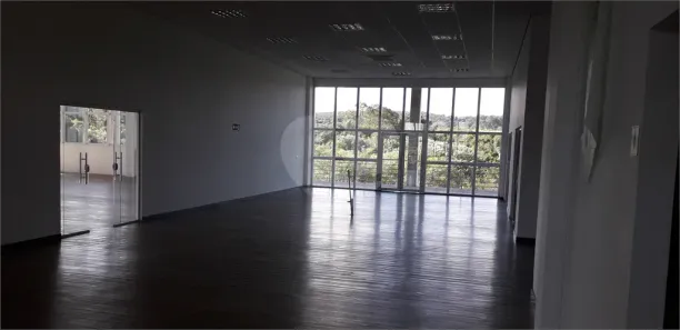 Prédio Inteiro para alugar, 1500m² no Vila Salles, Atibaia