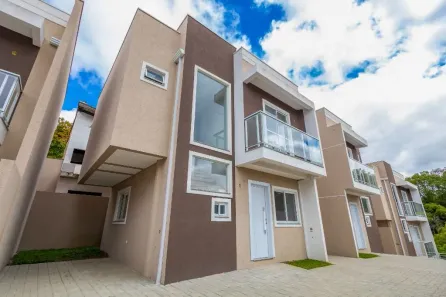 Casa de Condomínio com 3 Quartos à venda, 83m² no São João, Curitiba