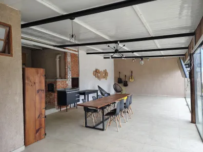 Casa com 4 Quartos à venda, 370m² no Previdenciários, Juiz de Fora
