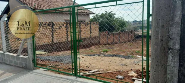 Terreno / Lote / Condomínio à venda, 358m² no Centro, Assis
