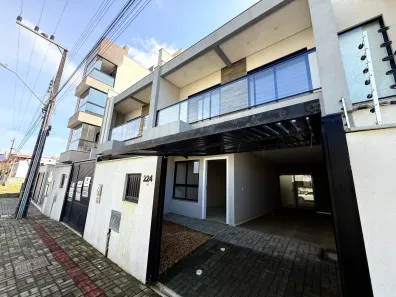 Sobrado com 3 Quartos à venda, 120m² no Itacolomi, Balneário Piçarras