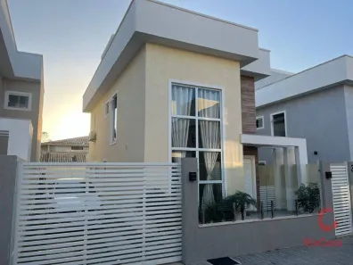 Casa com 3 Quartos à venda, 140m² no Extensão do Bosque, Rio das Ostras