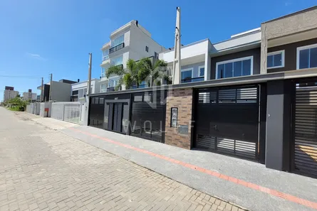 Sobrado com 2 Quartos à venda, 75m² no Itacolomi, Balneário Piçarras