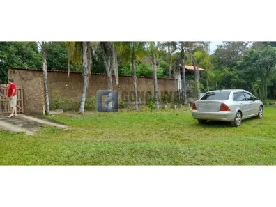 Fazenda / Sítio / Chácara com 3 Quartos à venda, 120m² no Várzea de Baixo, Sarapuí