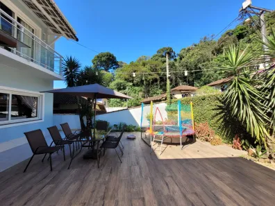 Casa com 4 Quartos à venda, 200m² no Castelanea, Petrópolis