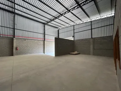 Galpão / Depósito / Armazém para alugar, 3366m² no Meudon, Teresópolis