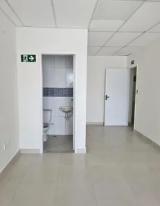 Loja / Salão / Ponto Comercial para alugar, 35m² no Centro, Macaé