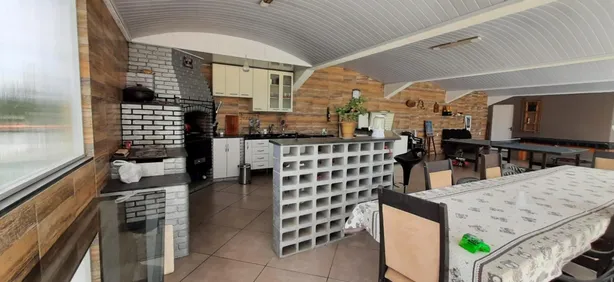 Fazenda / Sítio / Chácara com 7 Quartos à venda, 700m² no , Mairinque