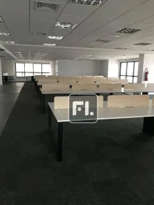 Conjunto Comercial / Sala para alugar, 1354m² no Alphaville Industrial, Barueri