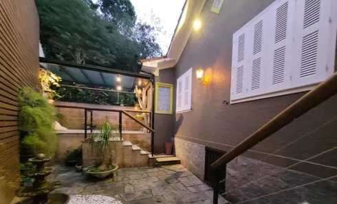 Casa com 3 Quartos à venda, 143m² no Castelanea, Petrópolis