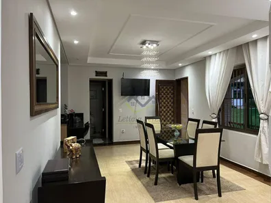 Fazenda / Sítio / Chácara com 4 Quartos para venda ou aluguel, 600m² no Vila Voeges, Suzano