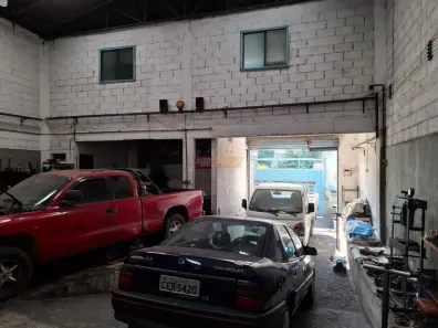 Galpão / Depósito / Armazém à venda, 211m² no Vila Sacadura Cabral, Santo André