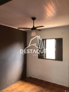 Casa com 2 Quartos para alugar, 250m² no , Regente Feijó
