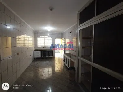 Sobrado com 4 Quartos à venda, 297m² no Centro, Igaratá