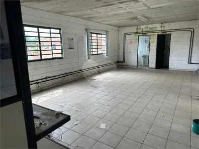 Galpão / Depósito / Armazém para venda ou aluguel, 1350m² no Cidade Alegria, Resende