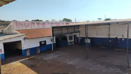 Terreno / Lote / Condomínio para venda ou aluguel, 1300m² no Jardim José Favaro, Cambé