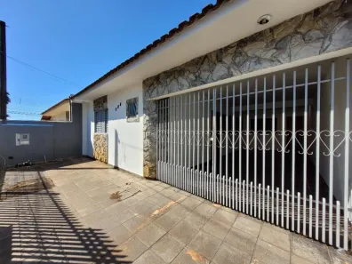 Casa com 3 Quartos para alugar, 85m² no Jardim Oásis, Maringá