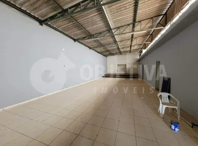 Galpão / Depósito / Armazém com 7 Quartos à venda, 370m² no Custódio Pereira, Uberlândia