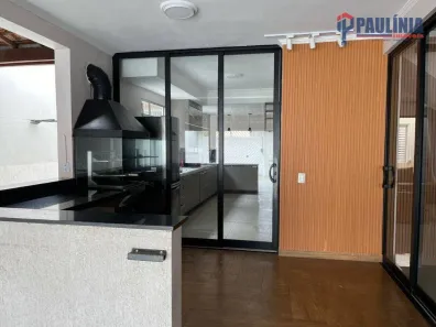 Sobrado com 4 Quartos à venda, 218m² no Parque Bom Retiro, Paulínia