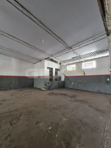 Galpão / Depósito / Armazém com 3 Quartos à venda, 380m² no Catalão, Divinópolis