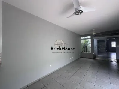 Casa de Condomínio com 3 Quartos para venda ou aluguel, 146m² no Taboão, São Roque