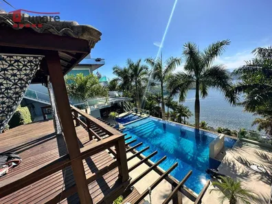 Sobrado com 4 Quartos à venda, 750m² no Centro, Igaratá