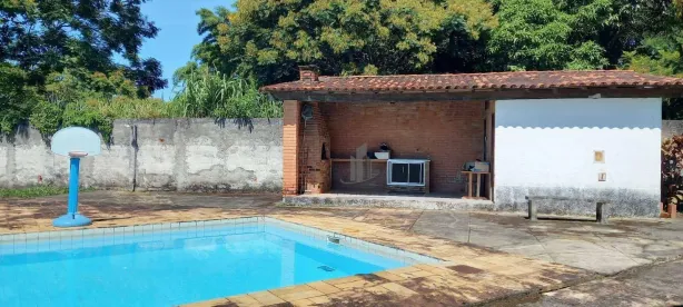 Fazenda / Sítio / Chácara com 10 Quartos à venda, 463m² no Centro, Piraí