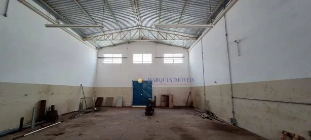Galpão / Depósito / Armazém para venda ou aluguel, 260m² no Aglomeração Urbana de Jundiaí, Louveira